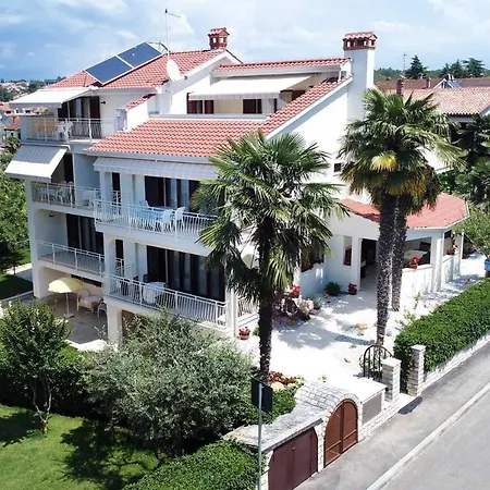 Apartment Mina *