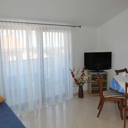 Apartment Mina *